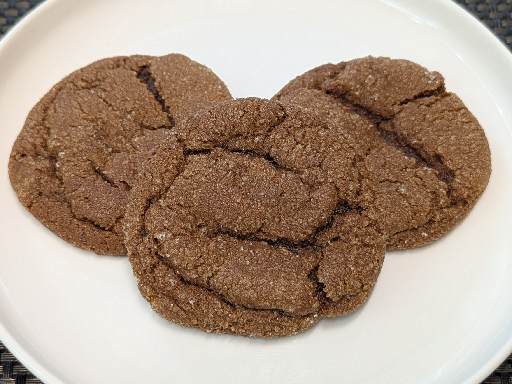 Gingersnap cookie